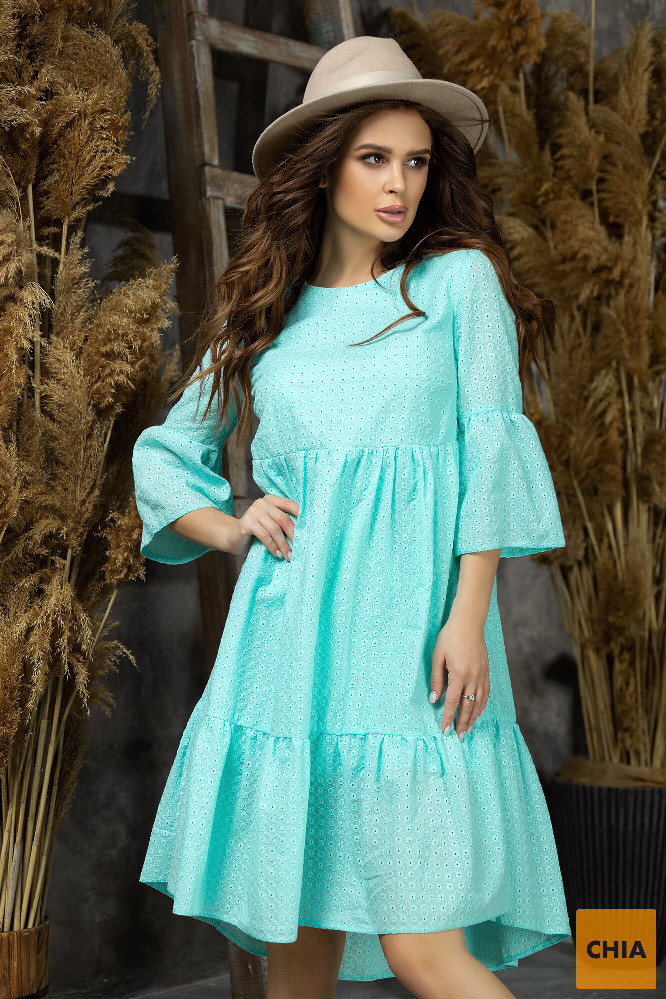 Яркое платье свободного кроя