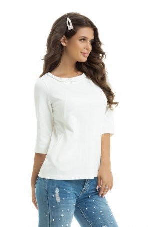 Белая трикотажная кофта