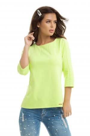 Яркая кофта с рукавами 3/4