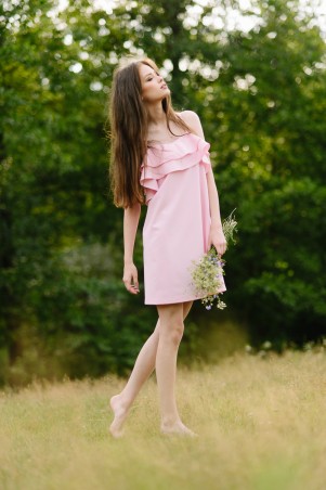 Lilo: Розовое платье на бретельках с рюшей 08032 - фото 3