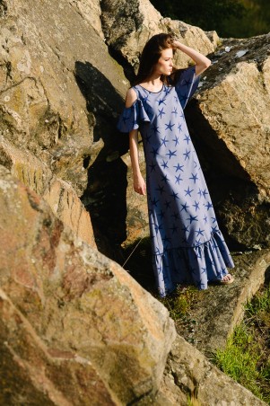 Lilo: Длинное джинсовое платье с рюшей в звезды 08021 - фото 3