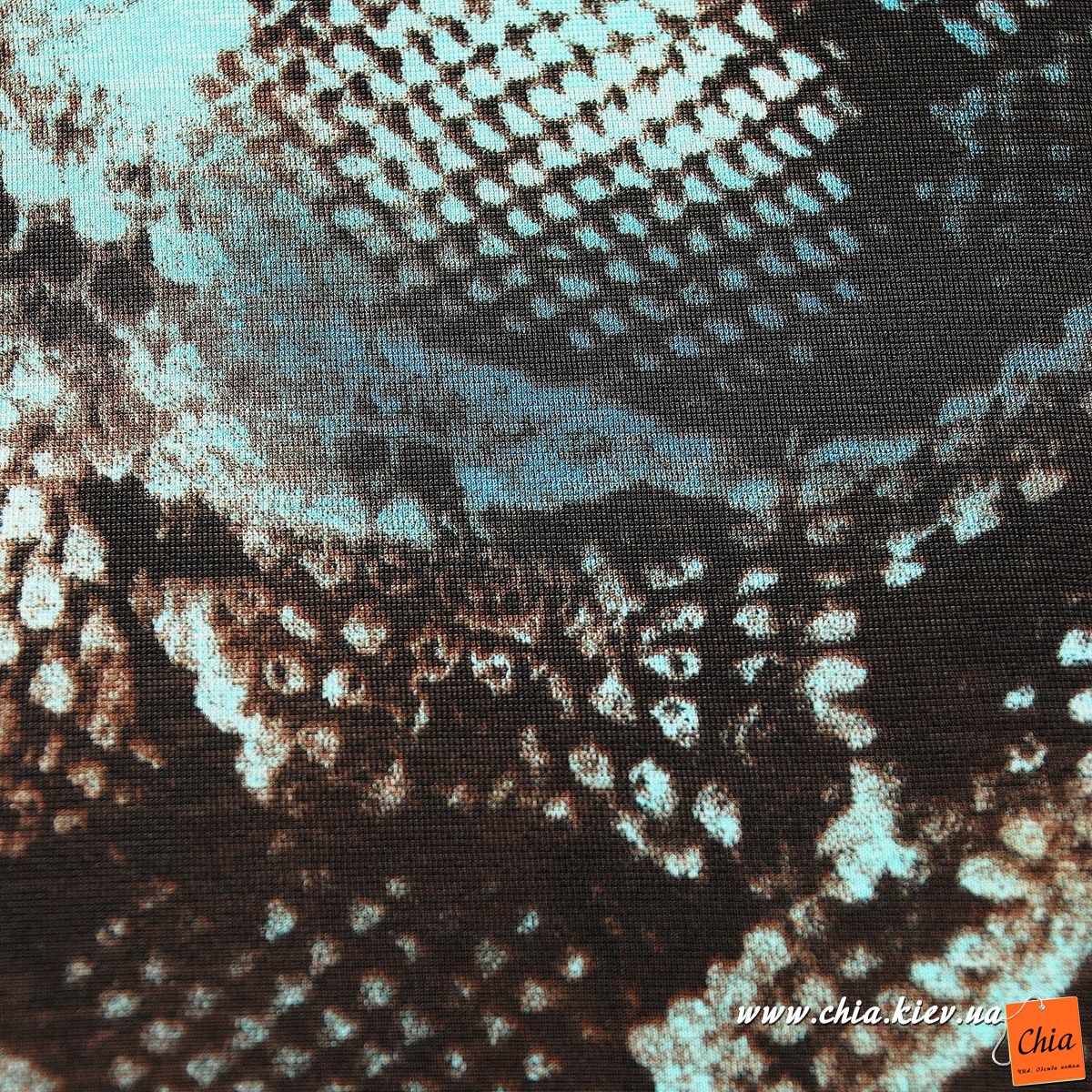 Гольф с анималистическим принтом