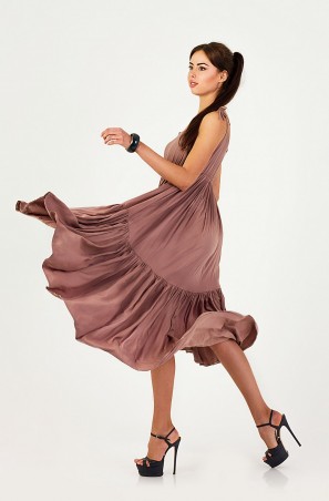 A-Dress: Драпированный сарафан с ассиметричным низом цвета капучино 70473 - фото 1