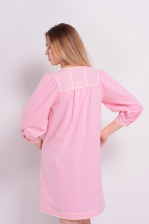 Lilo: Розовое прямое короткое платье с кружевом Lilo 8204 - фото 3