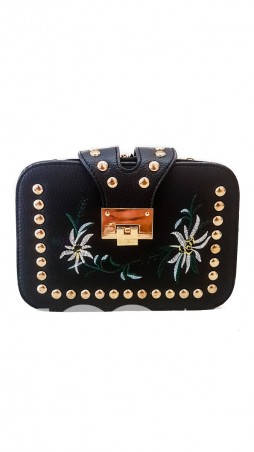 ISSA PLUS: Черная сумочка из фактурной эко-кожи с цветочной вышивкой и золотой фурнитурой AMG-A606_черный - фото 1