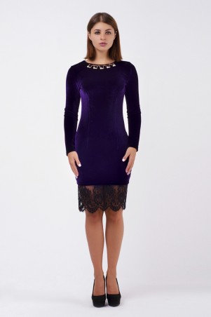 A-Dress: Платье-футляр из фиолетового бархата с украшением и гипюром 70245 - фото 2
