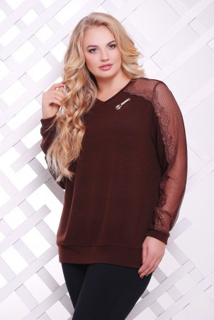 Джемпер из ангоры с гипюром