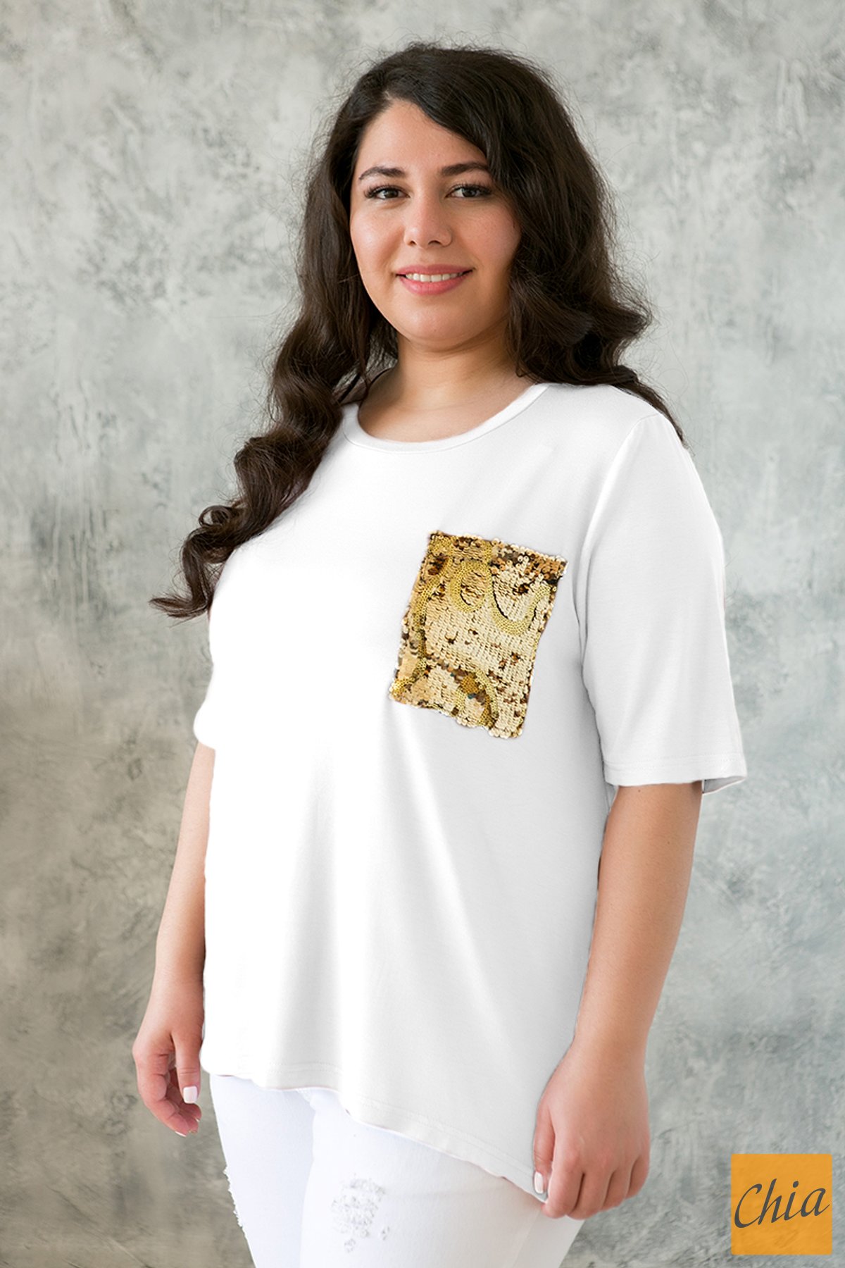 Футболка с карманом на груди