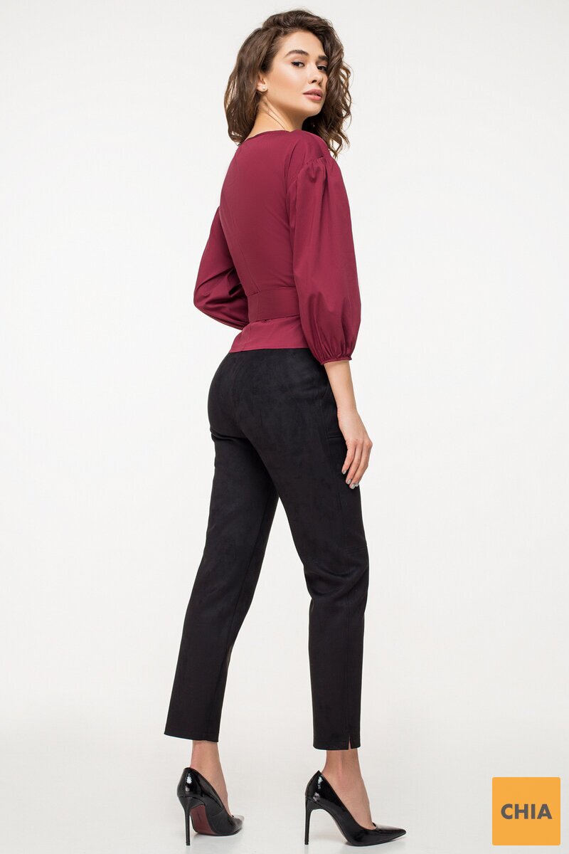 Стильная блузка с имитацией запаха марсала