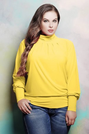 Гольф со сборкой на горловине