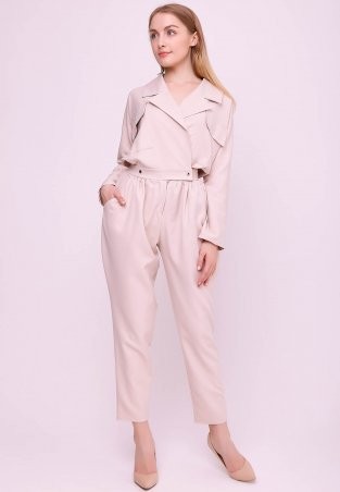 Женский комбинезон с укороченными брюками беж