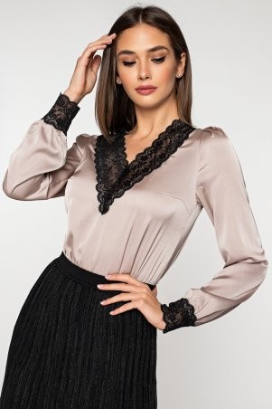 Itelle: Бежевая шелковая блуза с гипюром Рейн 21179 - фото 1