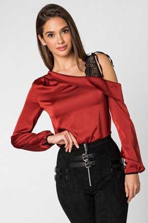 Itelle: Терракотовая шелковая блуза с плечом из гипюра Роза 21184 - фото 1