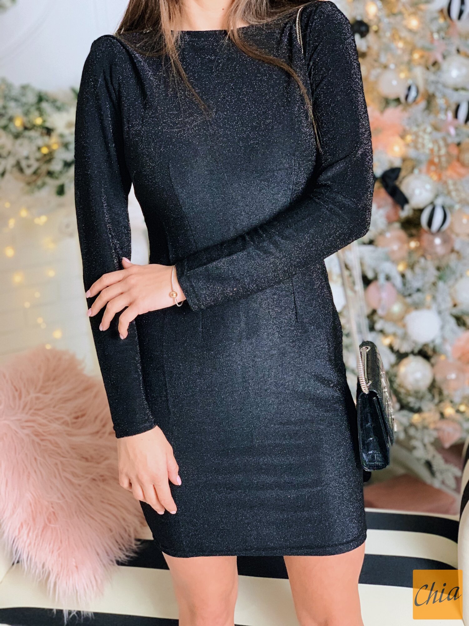 Платье черное блестящее