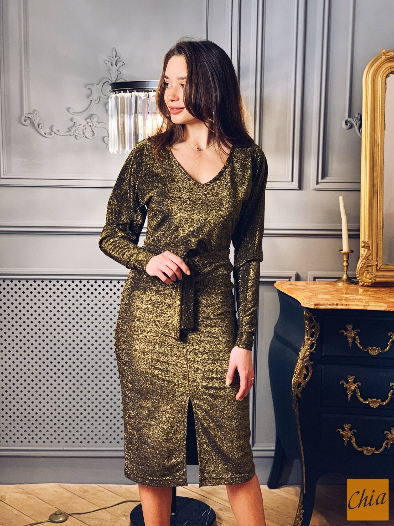 Платье блестящее черное