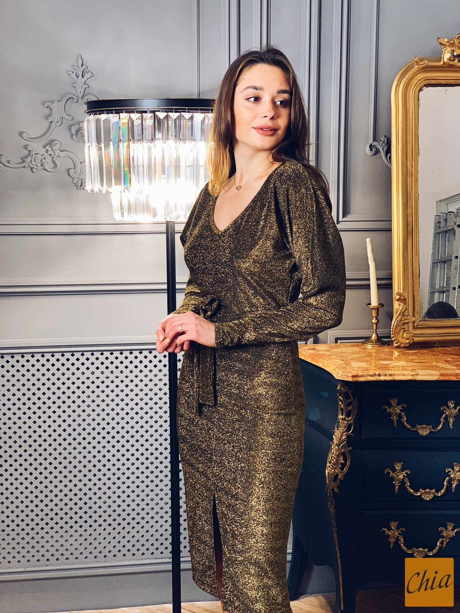 Платье блестящее черное