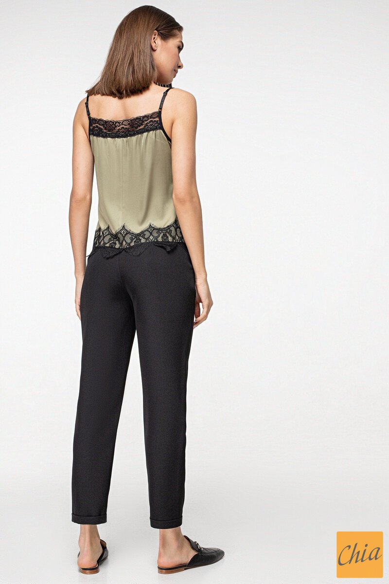 Шелковая майка оливкового цвета с гипюром Аннита