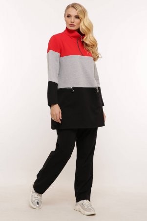 Брючный костюм в спортивном стиле