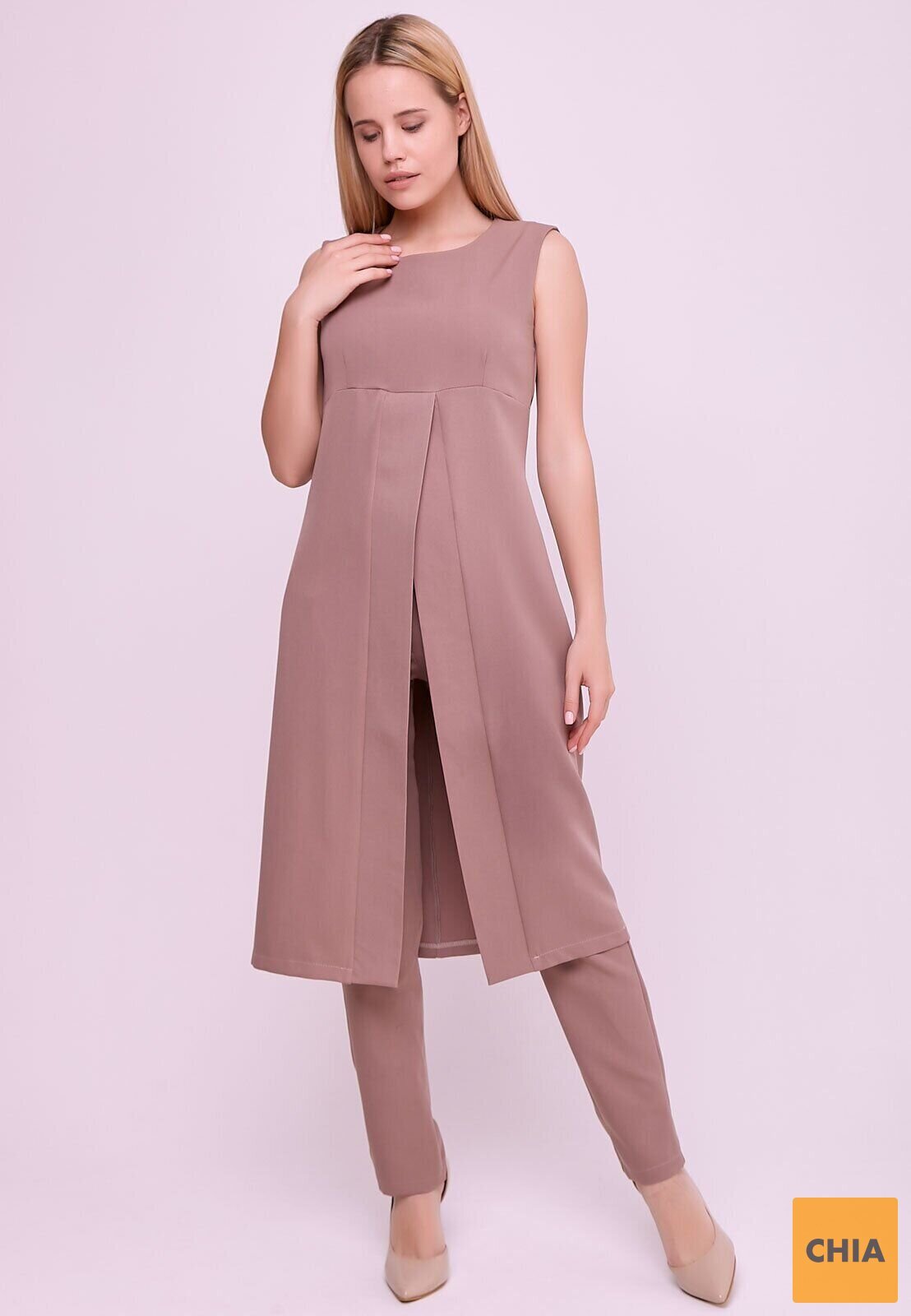 Костюм из туники и брюк беж