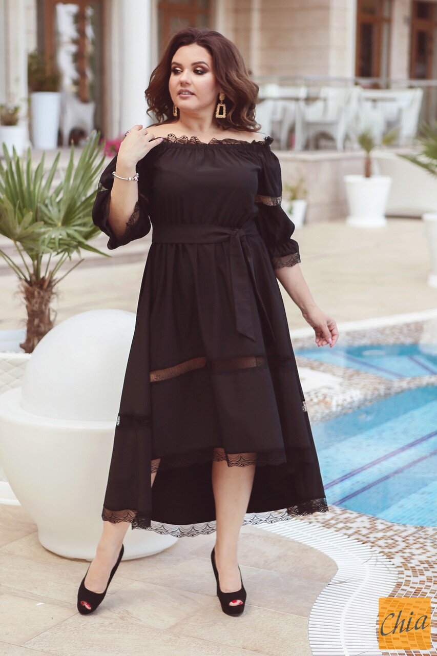 Платье с кружевом большого размера