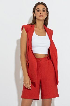 Itelle: Літній костюм з довгим жилетом і шортами-бермудами червоного кольору Корінн 3079 - фото 1