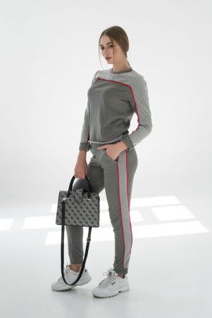 Костюм с нитью люрекса и контрастной отделкой