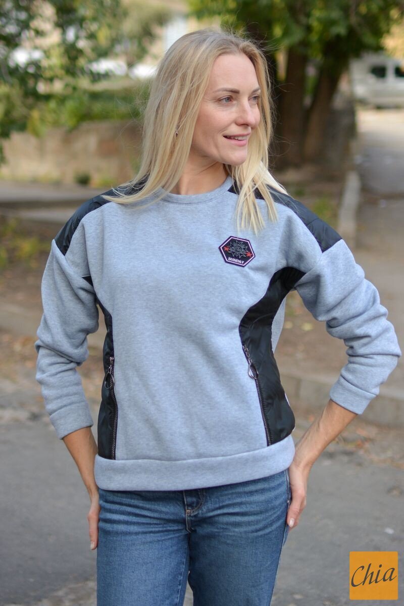 Серый свитшот с контрастными вставками