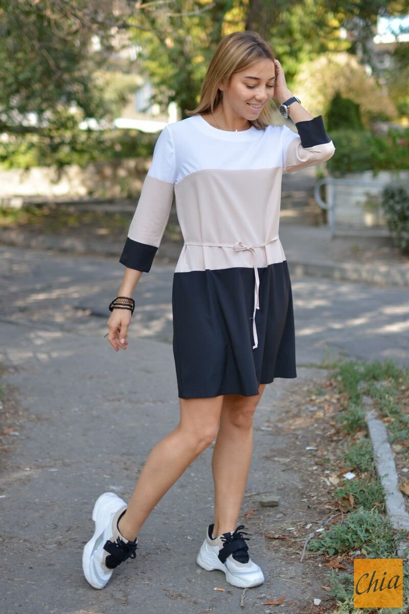 Трехцветное платье из софта