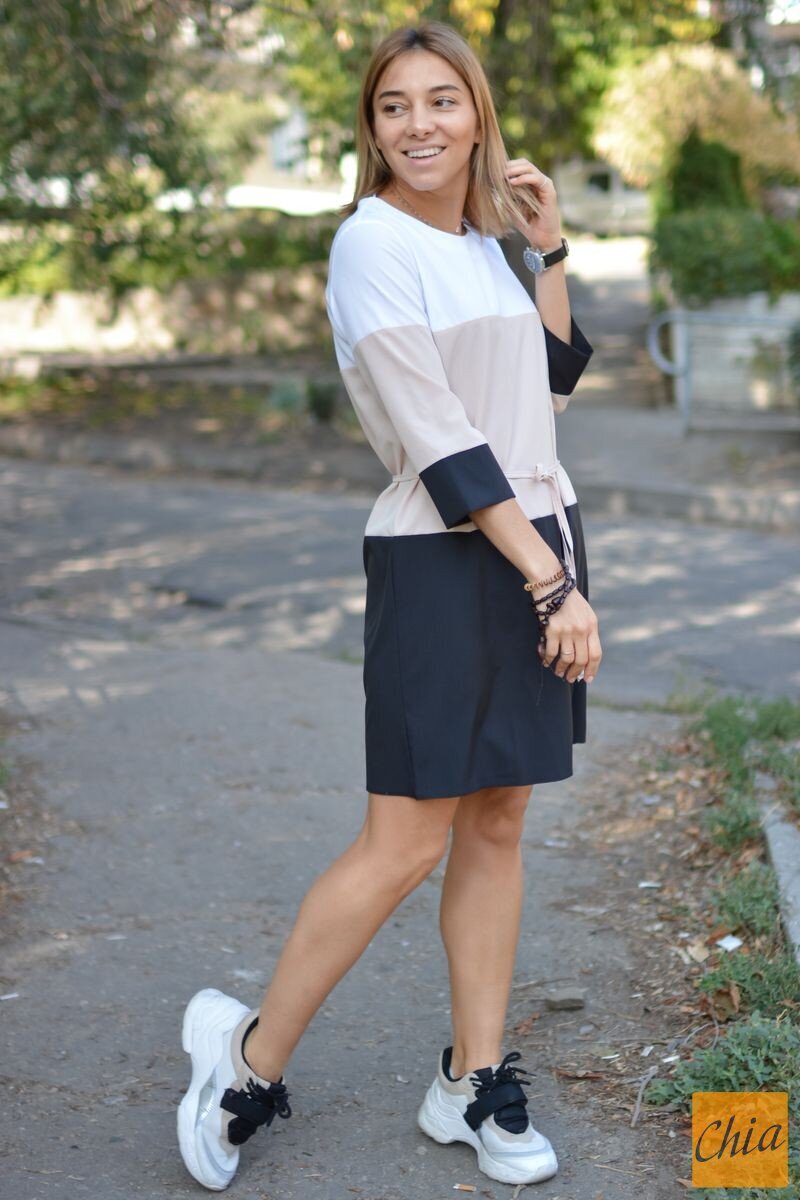 Трехцветное платье из софта