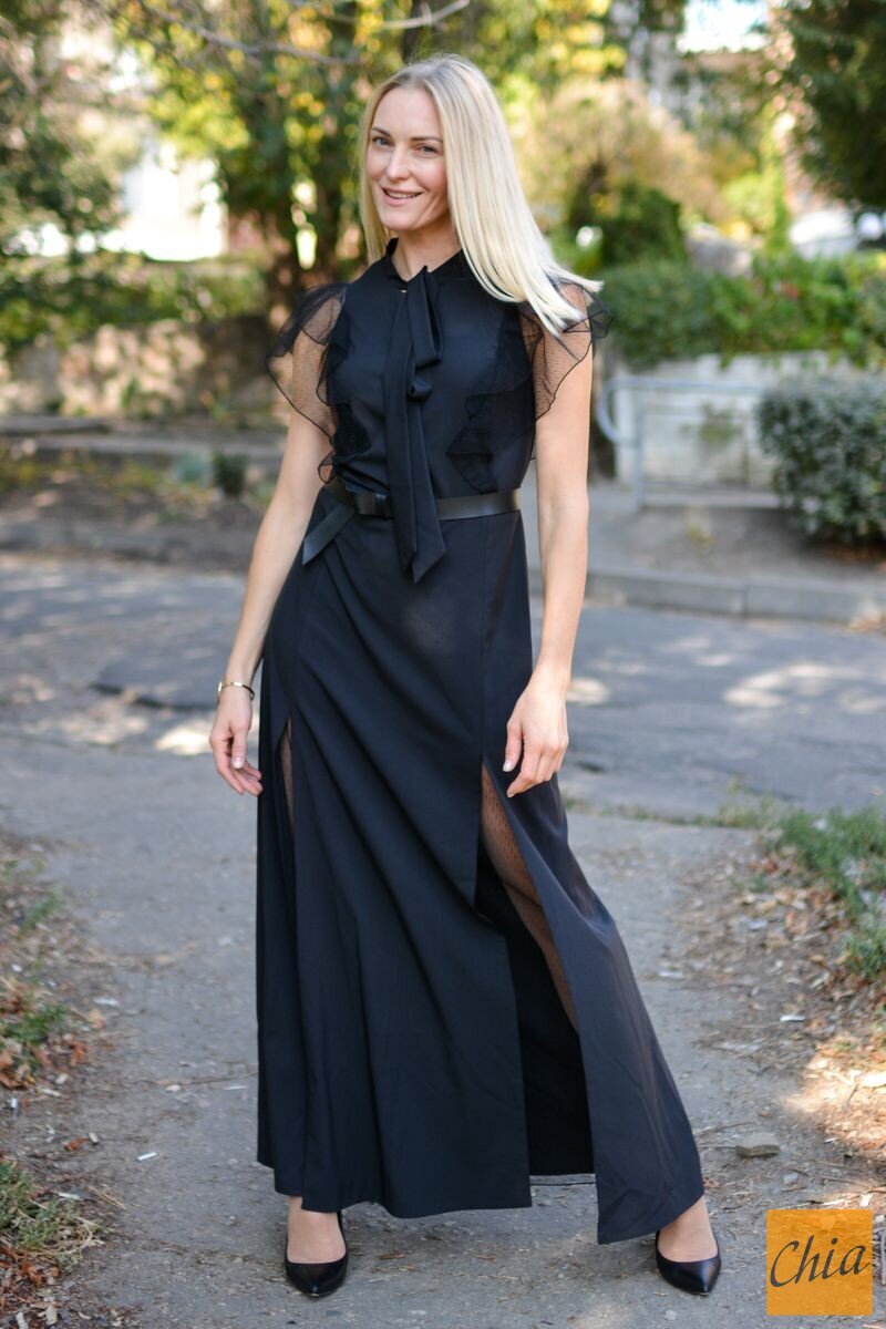 Вечернее платье черного цвета