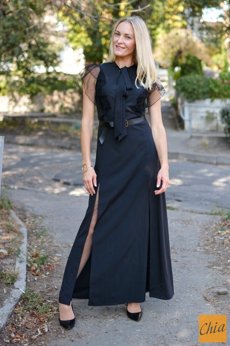 Вечернее платье черного цвета