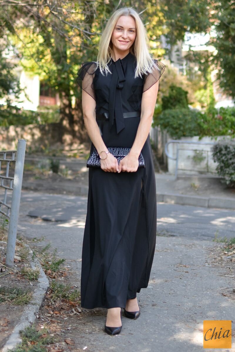 Вечернее платье черного цвета