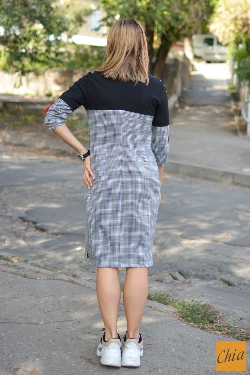 Серое платье с рукавами три четверти