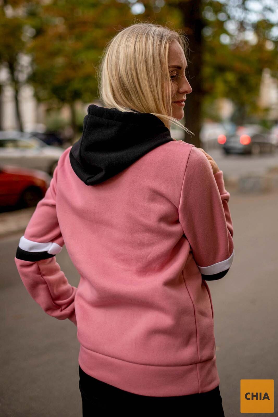 Розовое худи с контрастным капюшоном