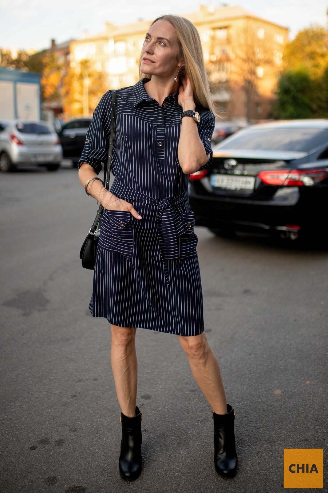 Платье с поясом из костюмной полосатой ткани