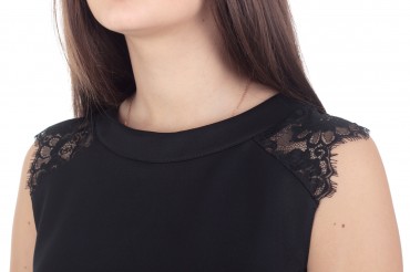 Lilo: Черное приталенное платье с кружевом на рукавах 152 - фото 5