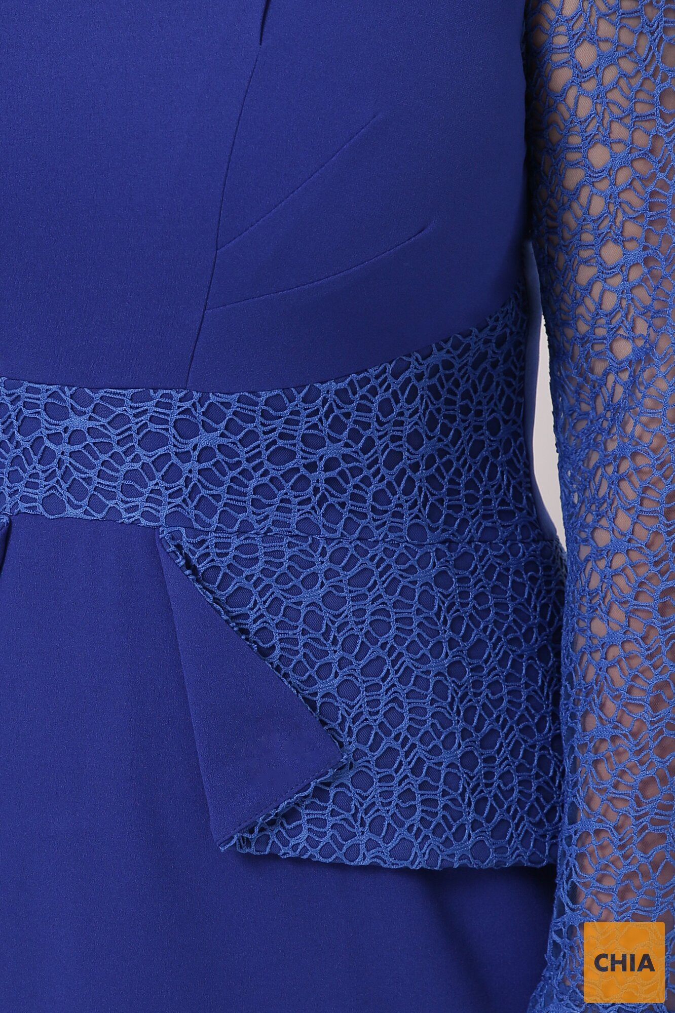 Нарядное платье Дженифер электрик