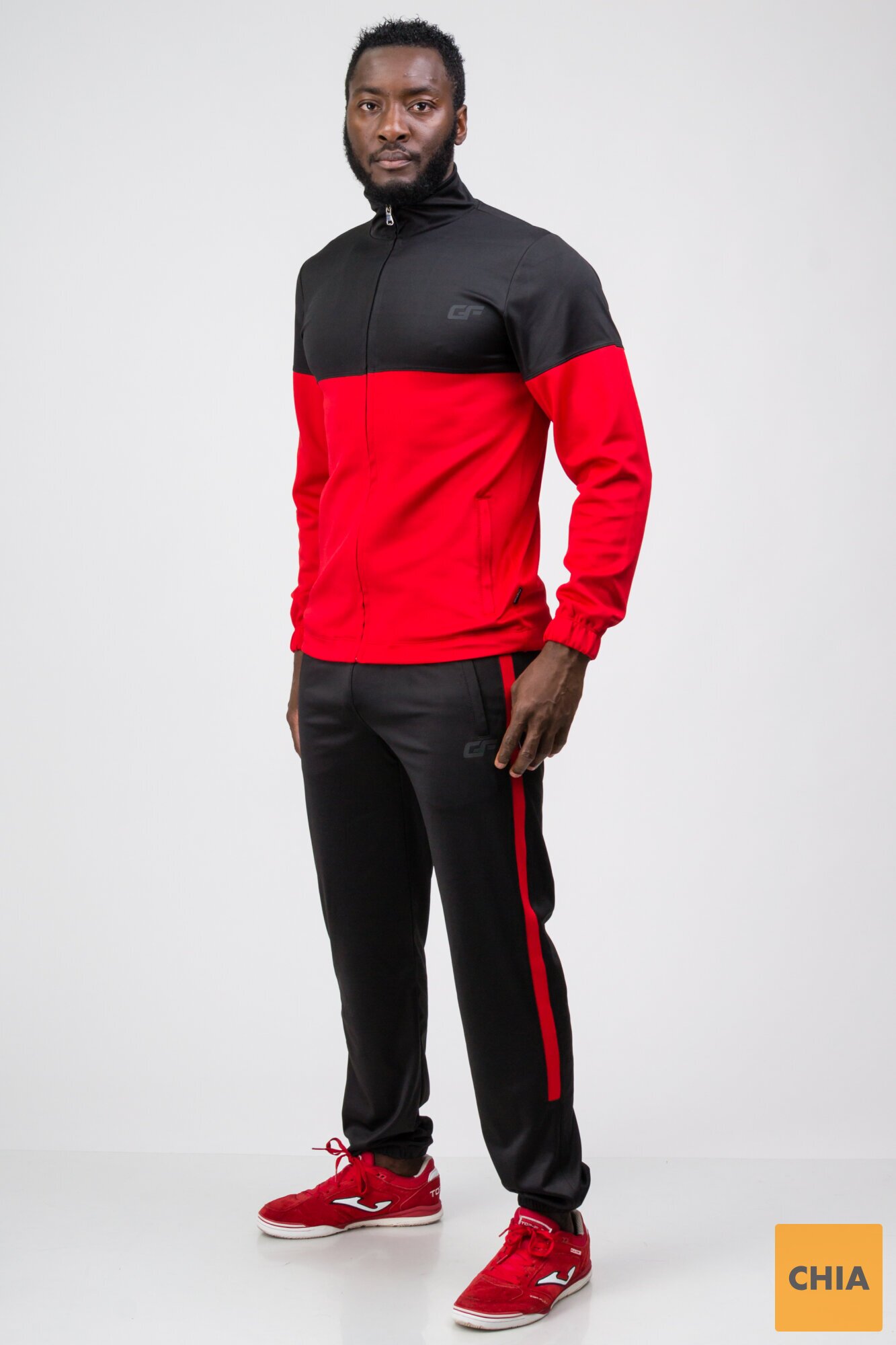 Мужской спортивный костюм