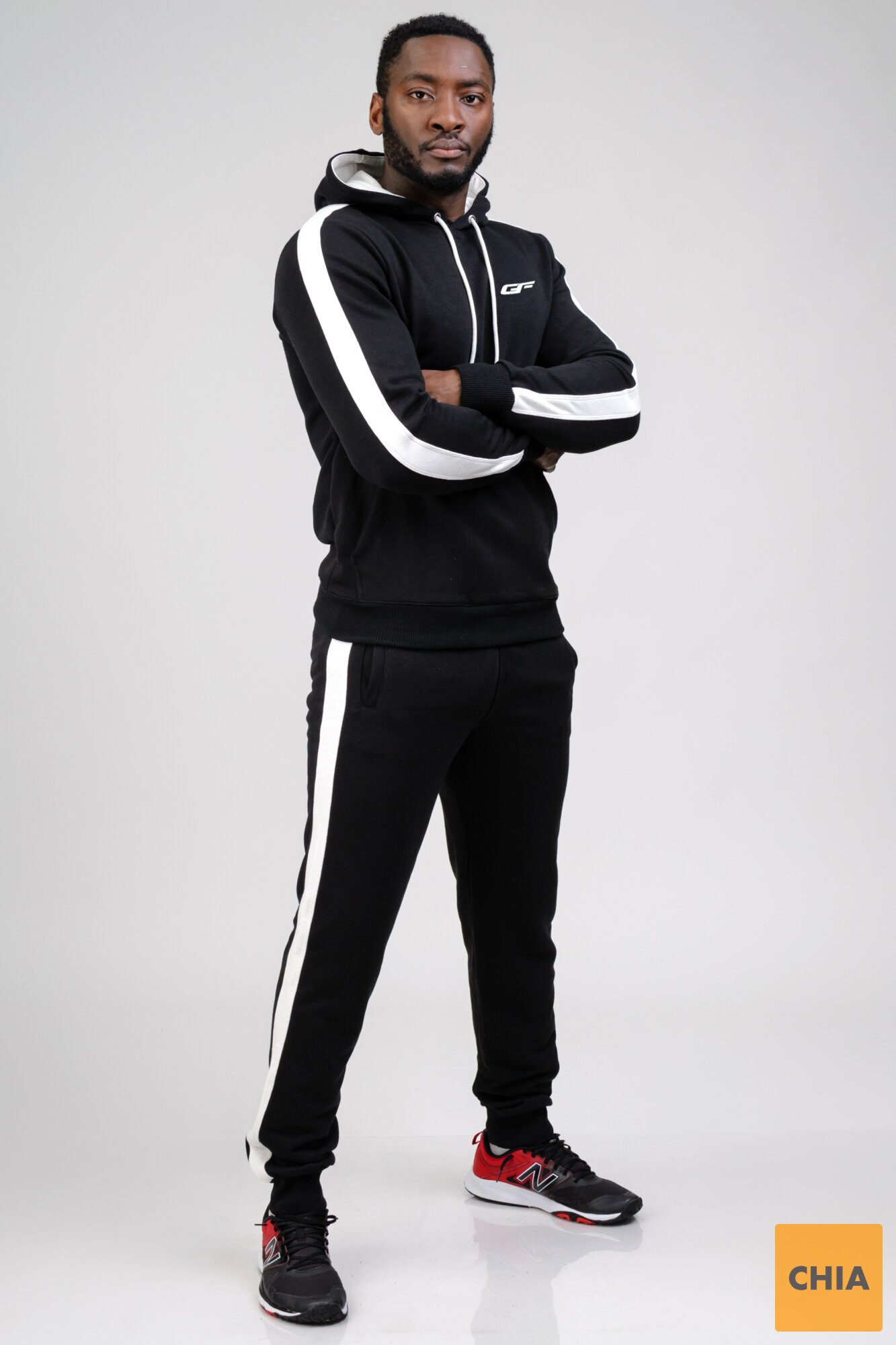 Мужской спортивный костюм