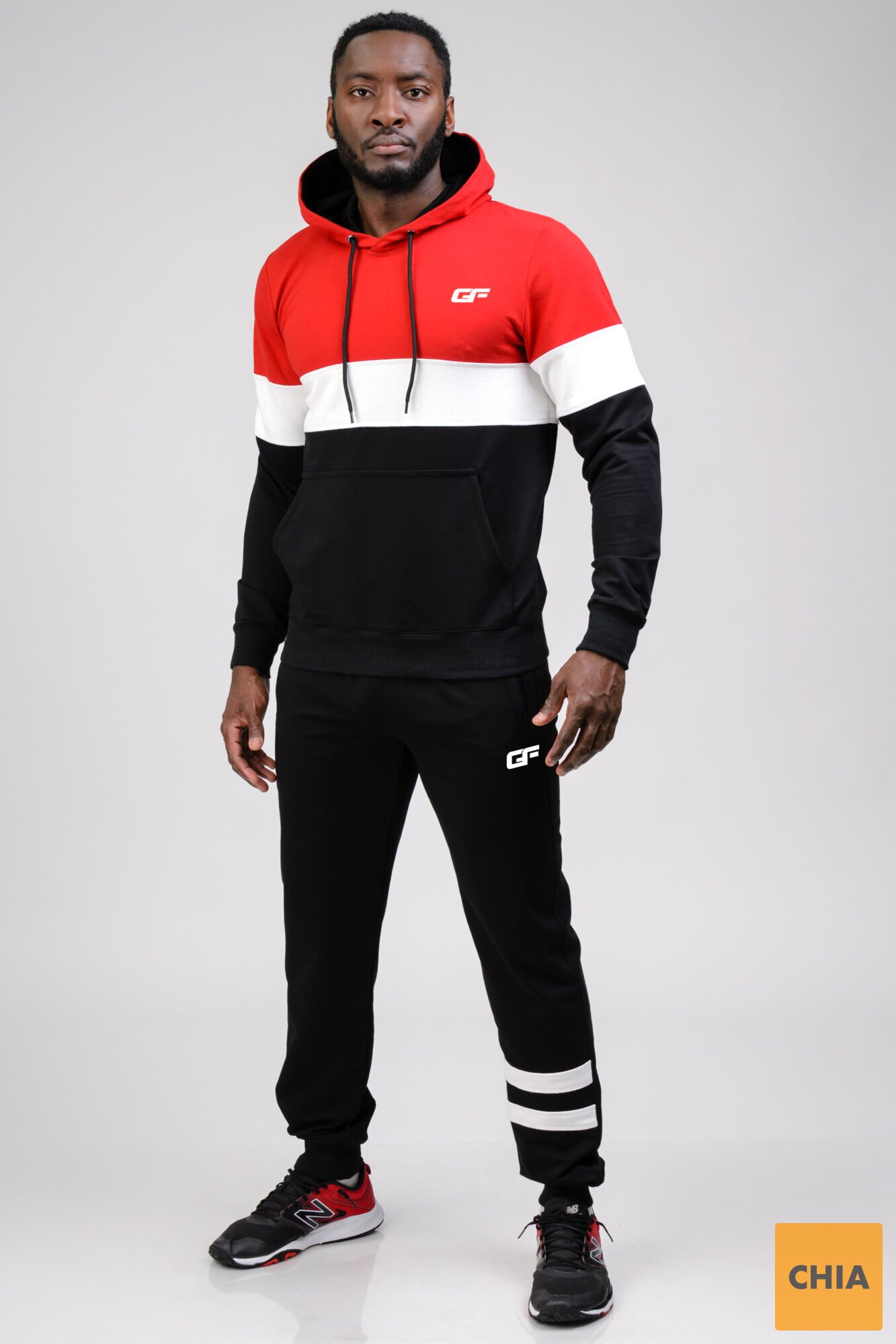 Мужской спортивный костюм