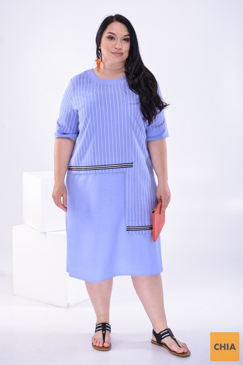 Льняное платье голубое в полосу большого размера