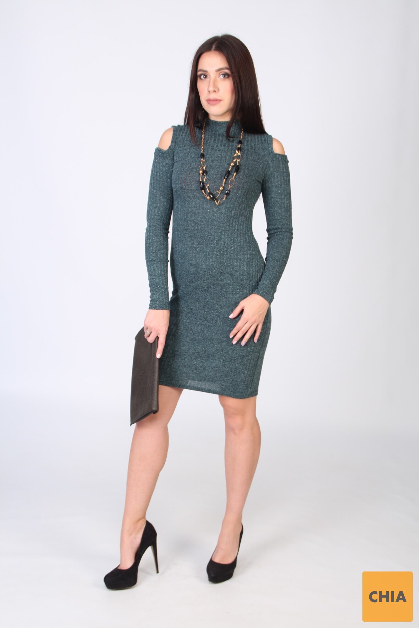 Платье-гольф с открытыми плечами