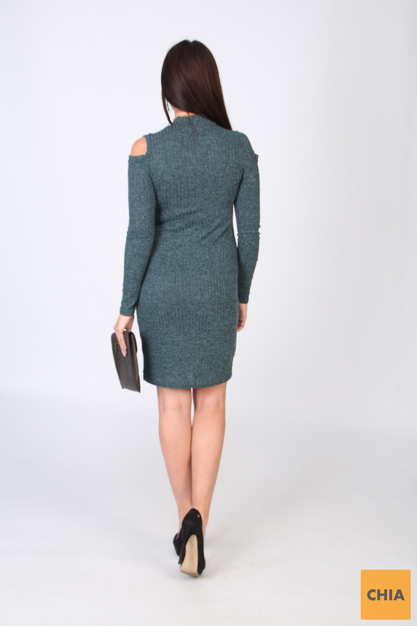 Платье-гольф с открытыми плечами