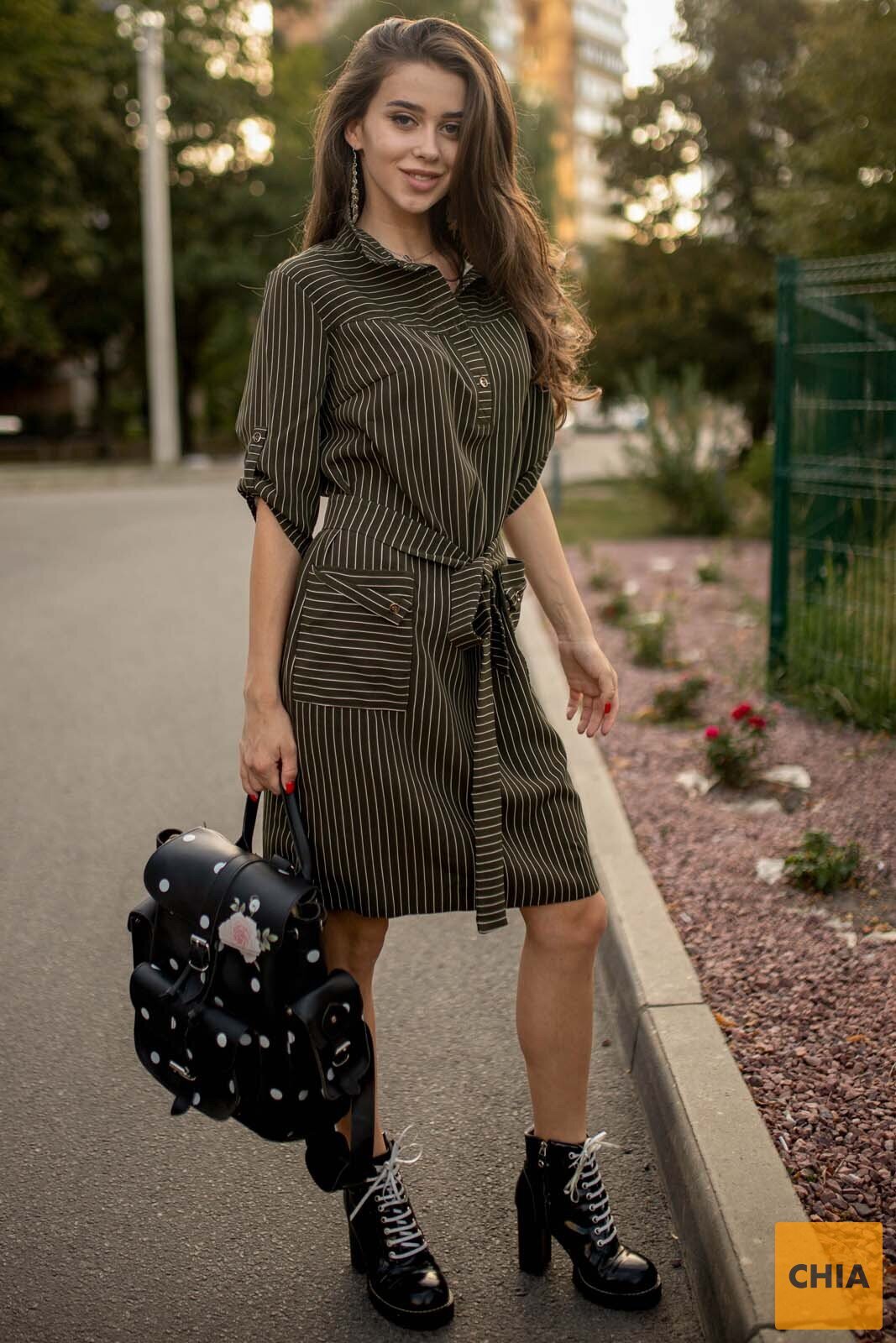 Стильное платье цвета хаки с отложным воротником