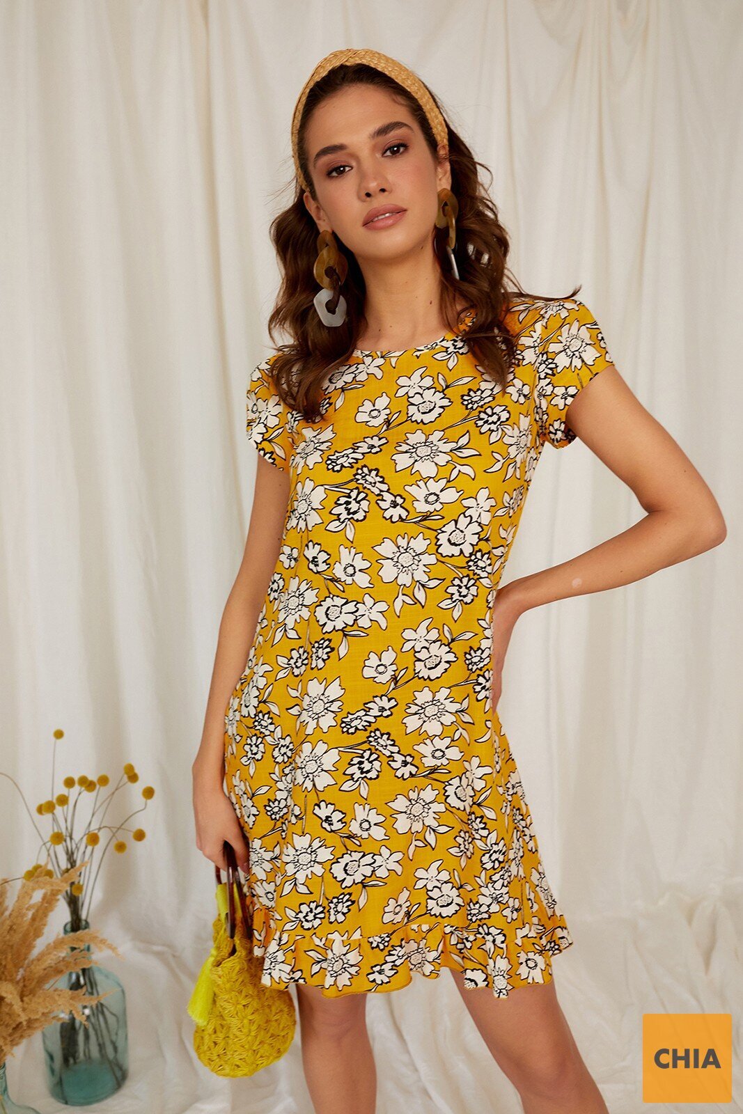 Хлопковое желтое платье свободное с цветочным принтом с оборкой