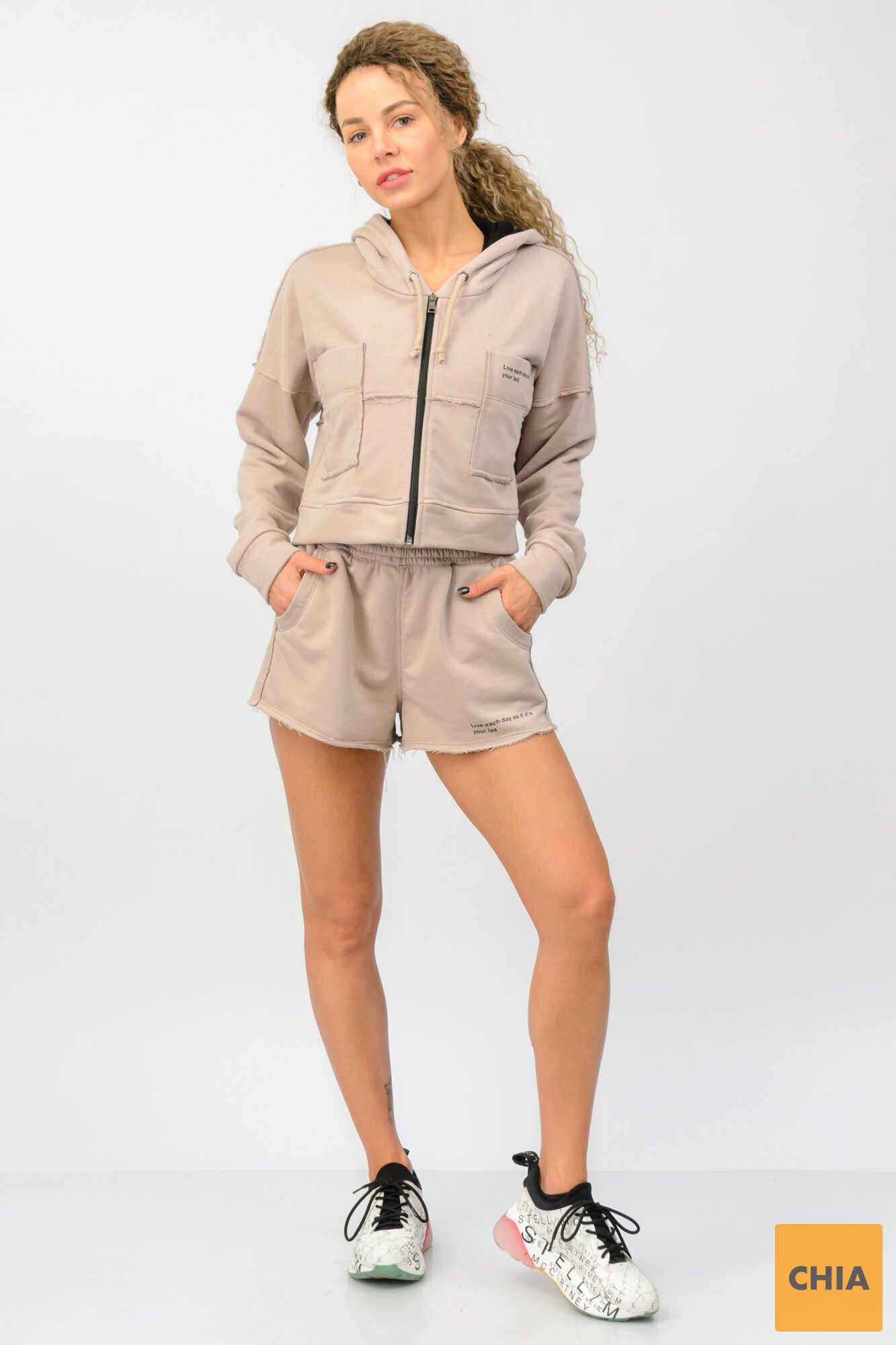 Комлект (укороченное худи, шорты)