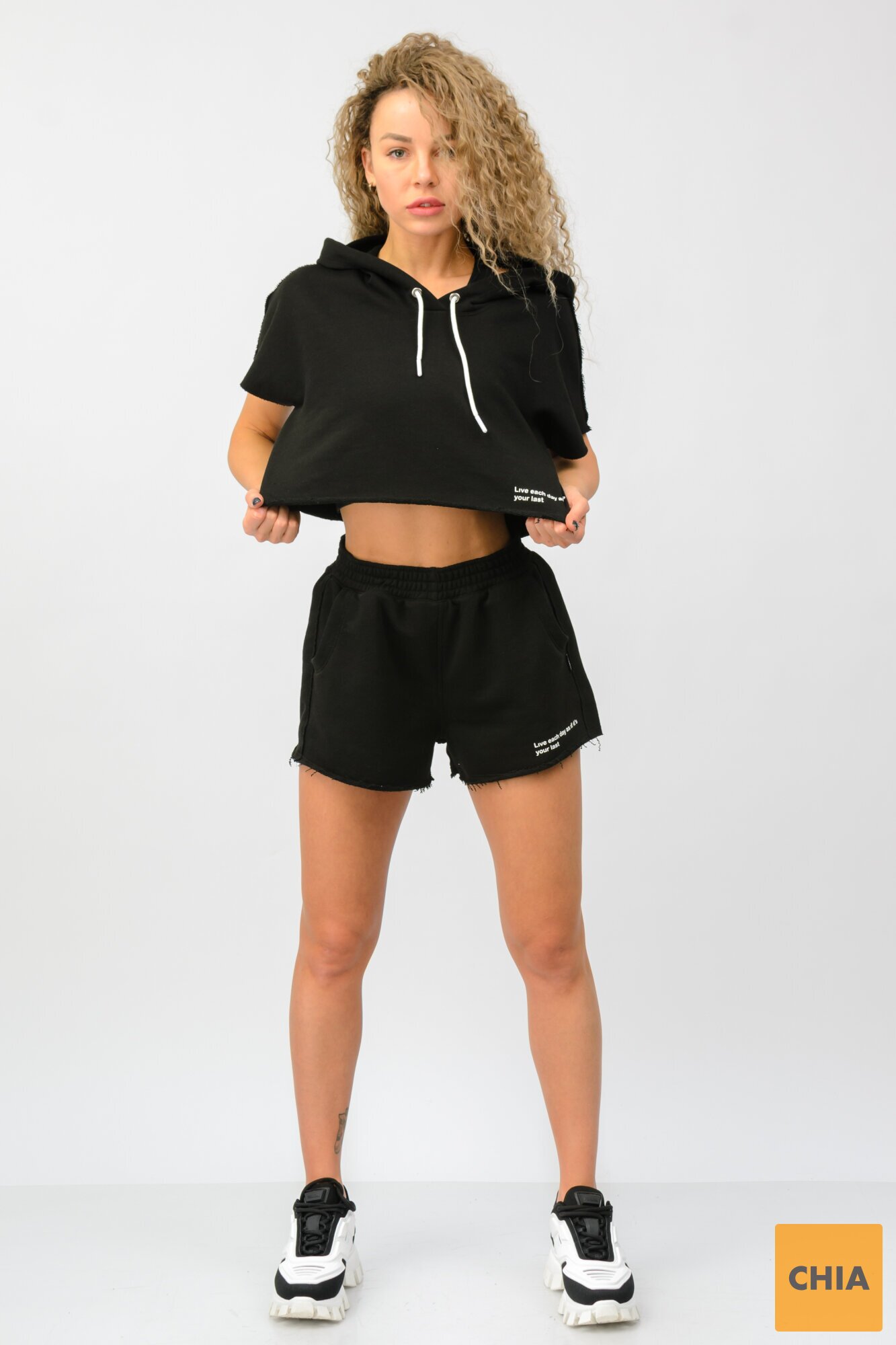 Комлект ( укороченное худи, шорты)