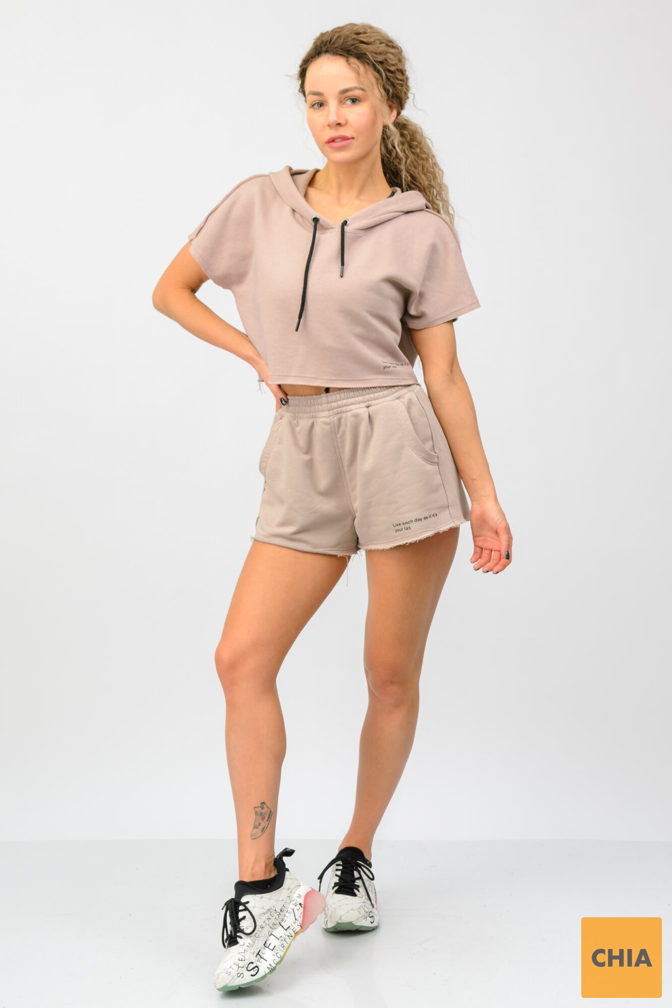 Комлект ( укороченное худи, шорты)