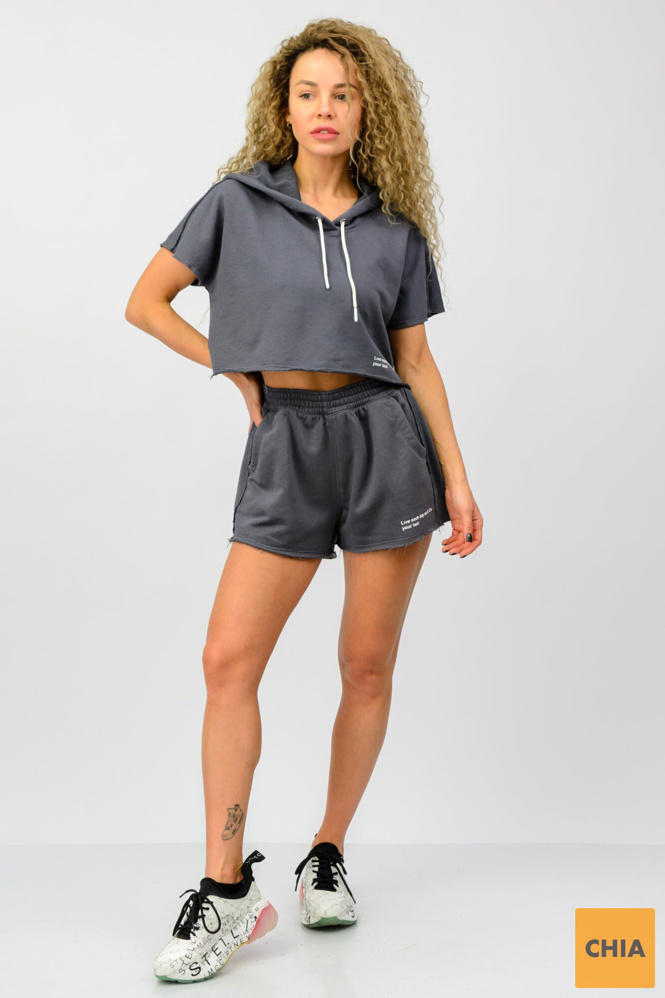 Комлект ( укороченное худи, шорты)