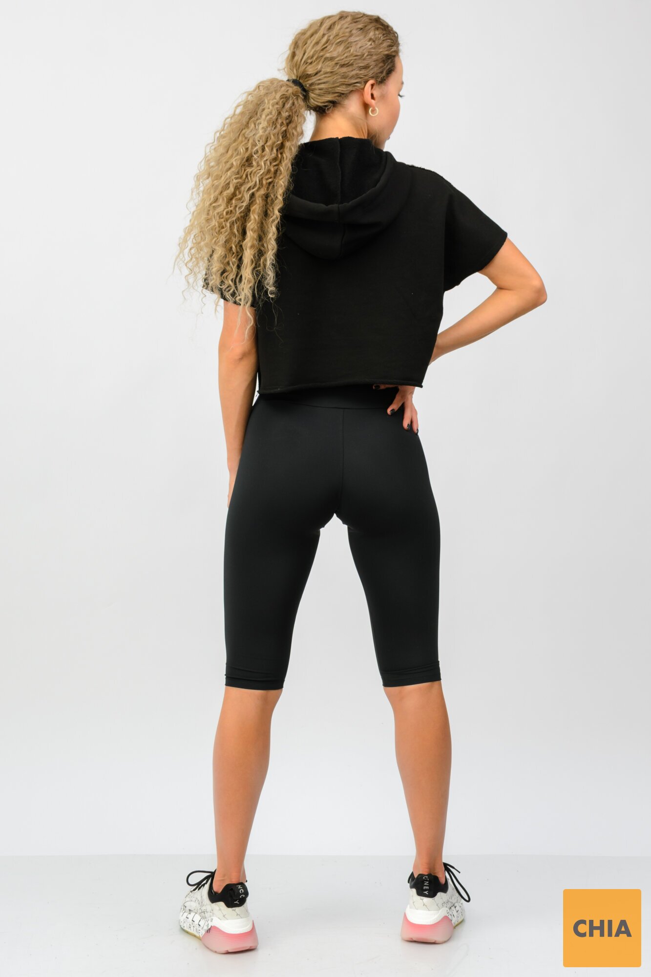 Комлект ( укороченное худи, велосипедки)